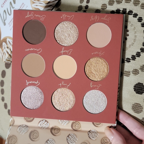 Beauty Bakerie The Chosen Bun Eyeshadow Palette - Picture 3 of 4